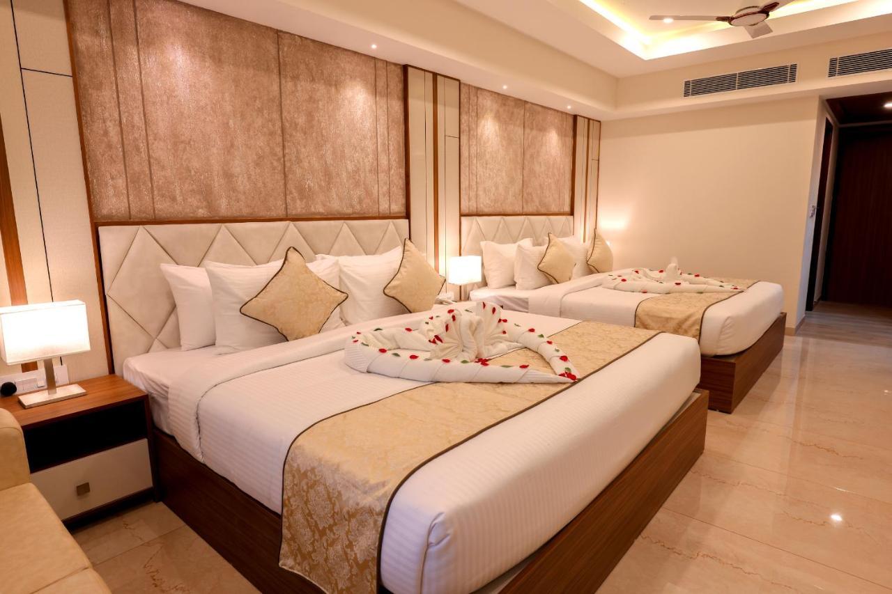 Krishnavalsam Regency Hotell Guruvāyūr Eksteriør bilde