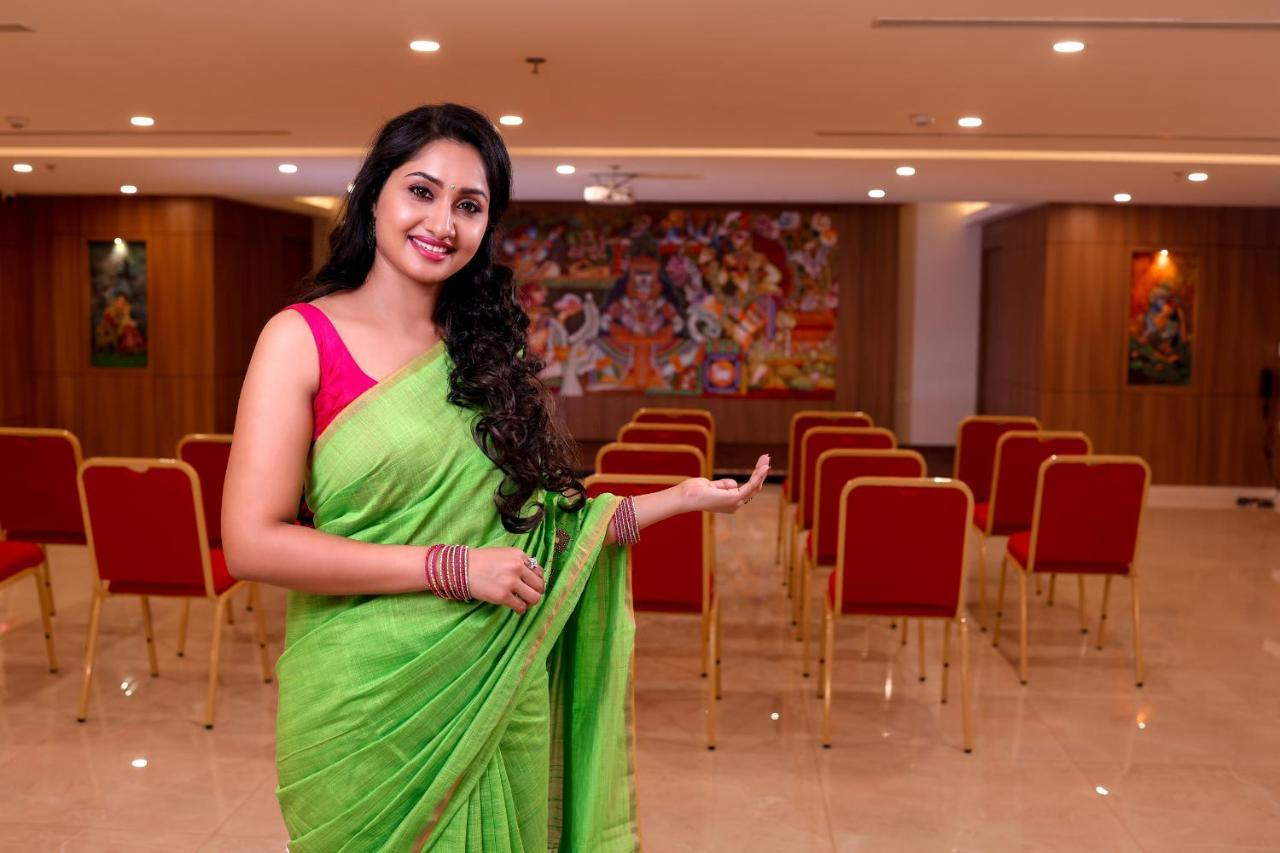 Krishnavalsam Regency Hotell Guruvāyūr Eksteriør bilde