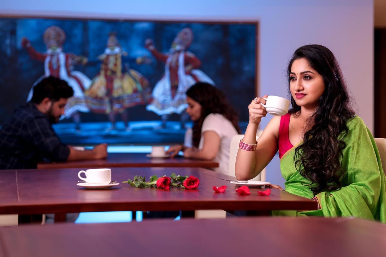 Krishnavalsam Regency Hotell Guruvāyūr Eksteriør bilde