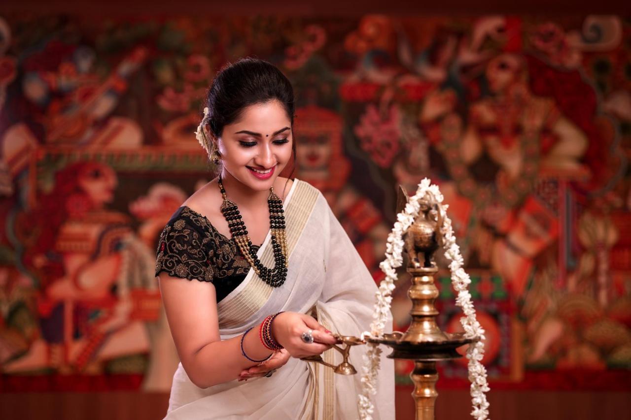 Krishnavalsam Regency Hotell Guruvāyūr Eksteriør bilde