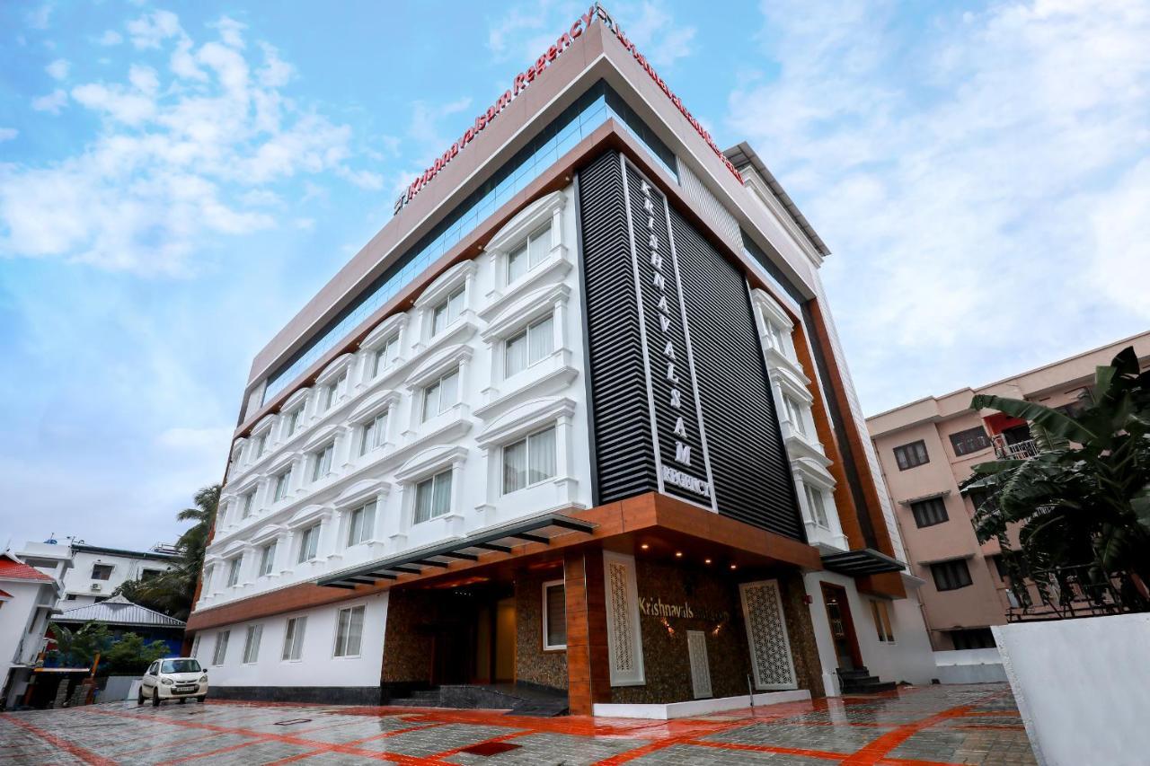 Krishnavalsam Regency Hotell Guruvāyūr Eksteriør bilde