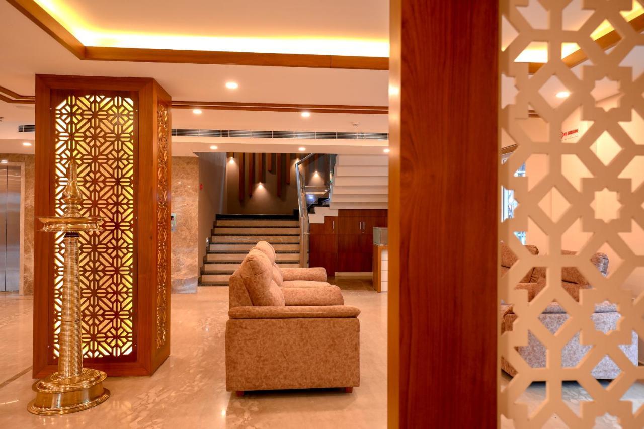 Krishnavalsam Regency Hotell Guruvāyūr Eksteriør bilde
