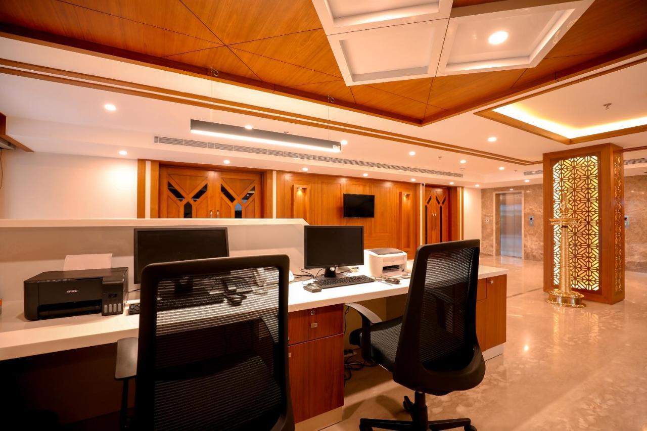 Krishnavalsam Regency Hotell Guruvāyūr Eksteriør bilde