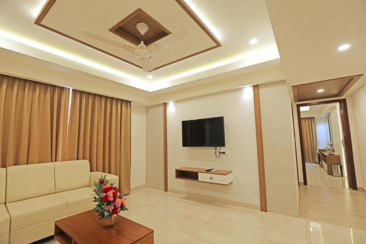 Krishnavalsam Regency Hotell Guruvāyūr Eksteriør bilde