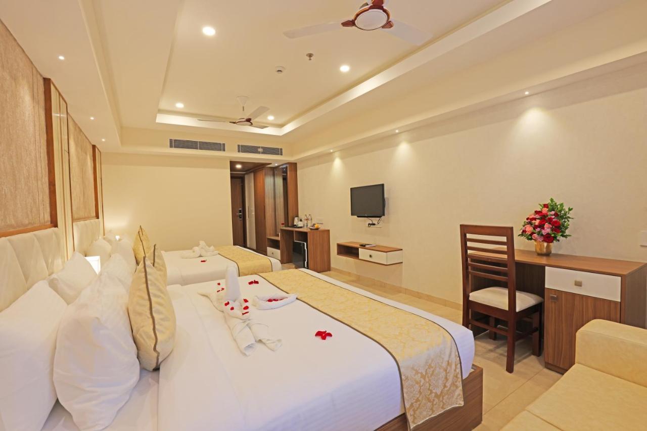 Krishnavalsam Regency Hotell Guruvāyūr Eksteriør bilde