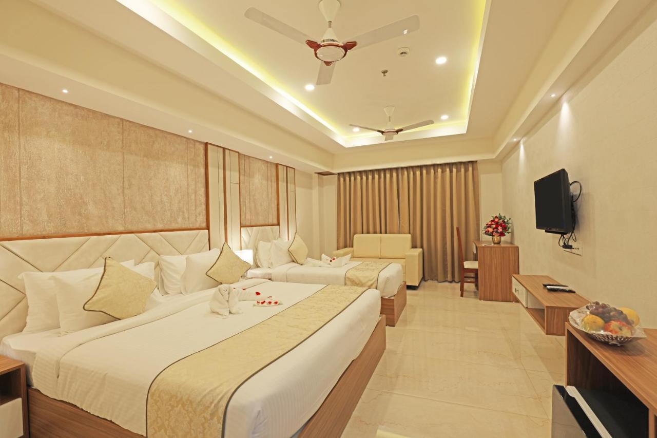 Krishnavalsam Regency Hotell Guruvāyūr Eksteriør bilde
