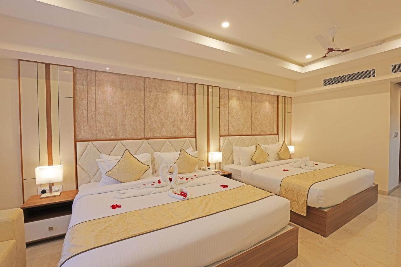 Krishnavalsam Regency Hotell Guruvāyūr Eksteriør bilde