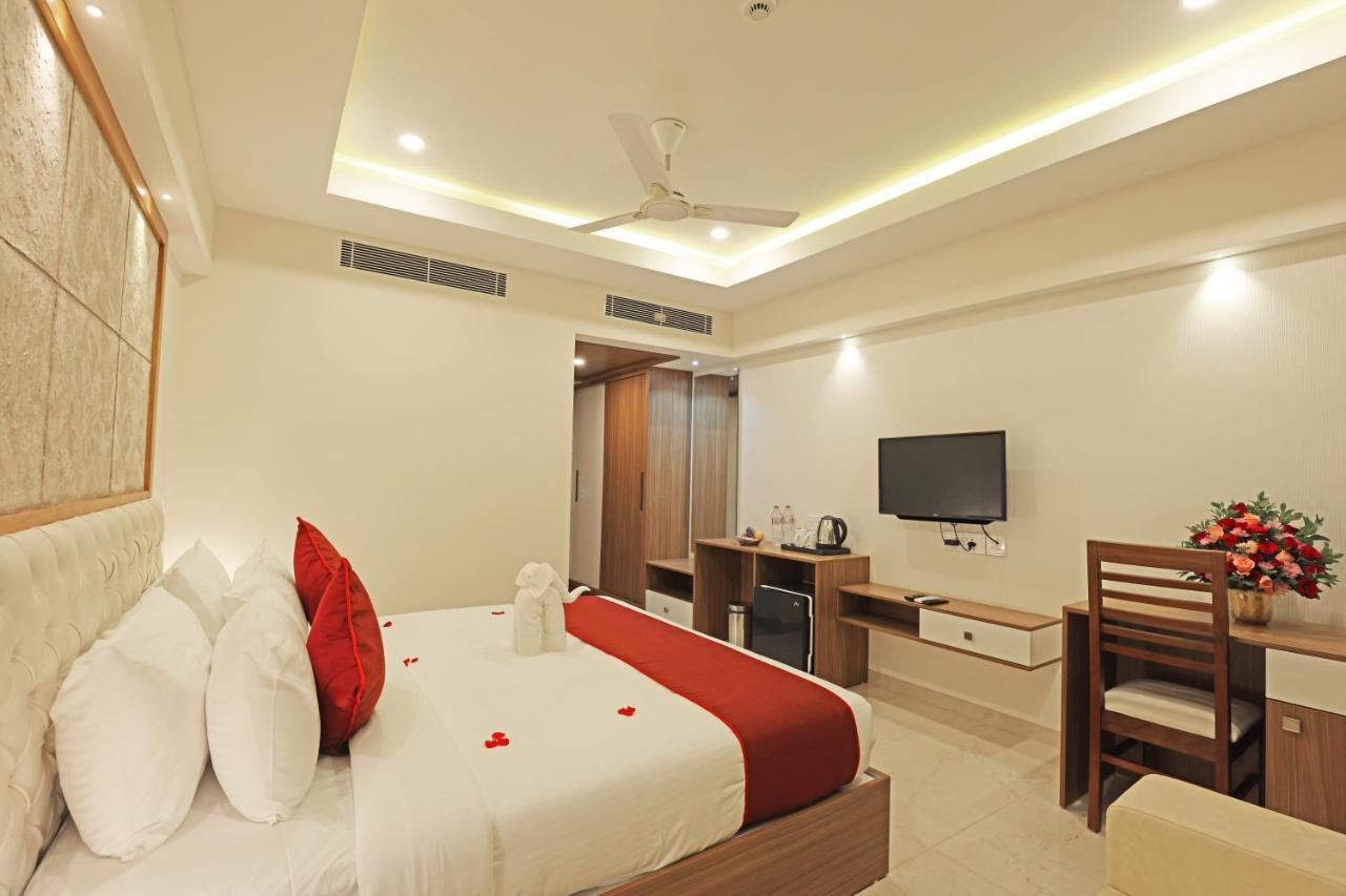Krishnavalsam Regency Hotell Guruvāyūr Eksteriør bilde