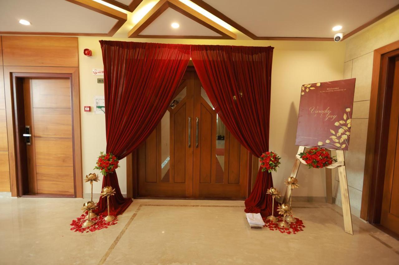 Krishnavalsam Regency Hotell Guruvāyūr Eksteriør bilde