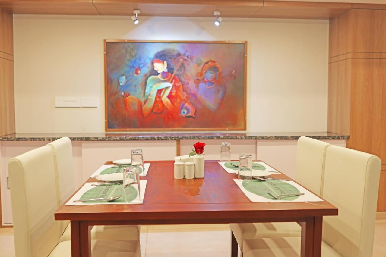 Krishnavalsam Regency Hotell Guruvāyūr Eksteriør bilde